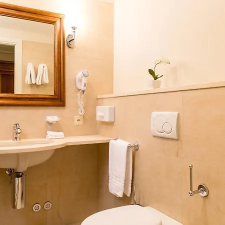 Reine Victoria Hotel 4*
