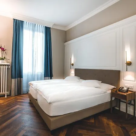 Reine Victoria Hotel 4*
