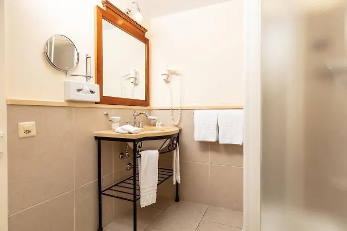 Ξενοδοχείο Reine Victoria