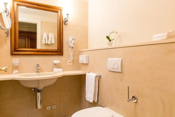 Reine Victoria 호텔 4*